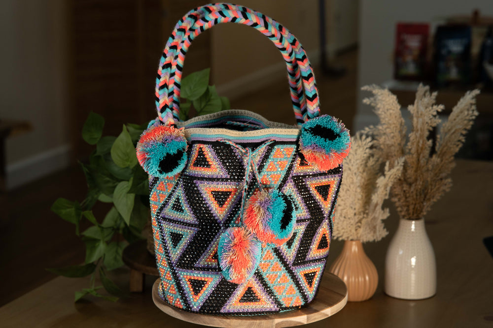 HANDMADE WAYUU COLOMBIAN BAG - LARGE #046