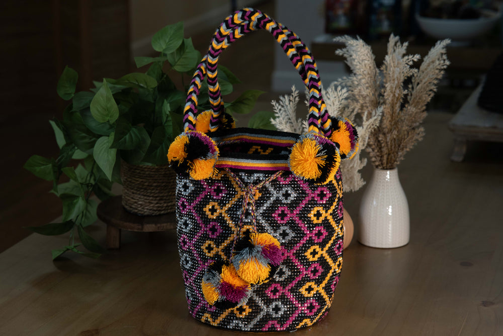 HANDMADE WAYUU COLOMBIAN BAG - LARGE #047