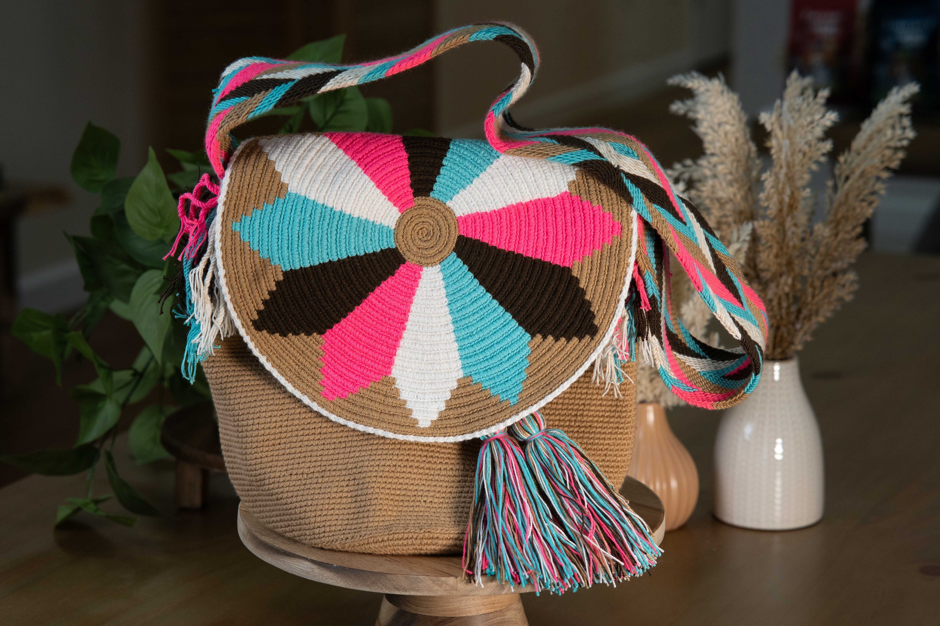 HANDMADE WAYUU COLOMBIAN BAG - LARGE #048